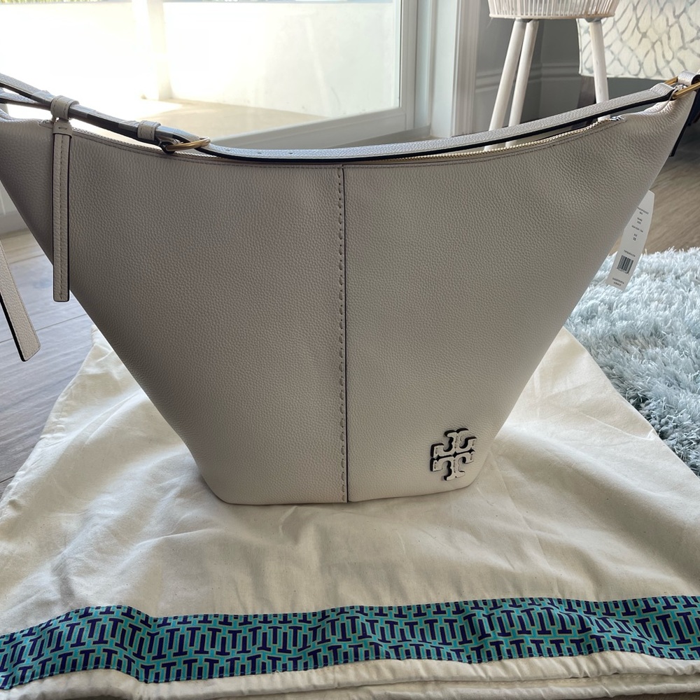 Tory Burch McGraw Bucket Bag New Ivory